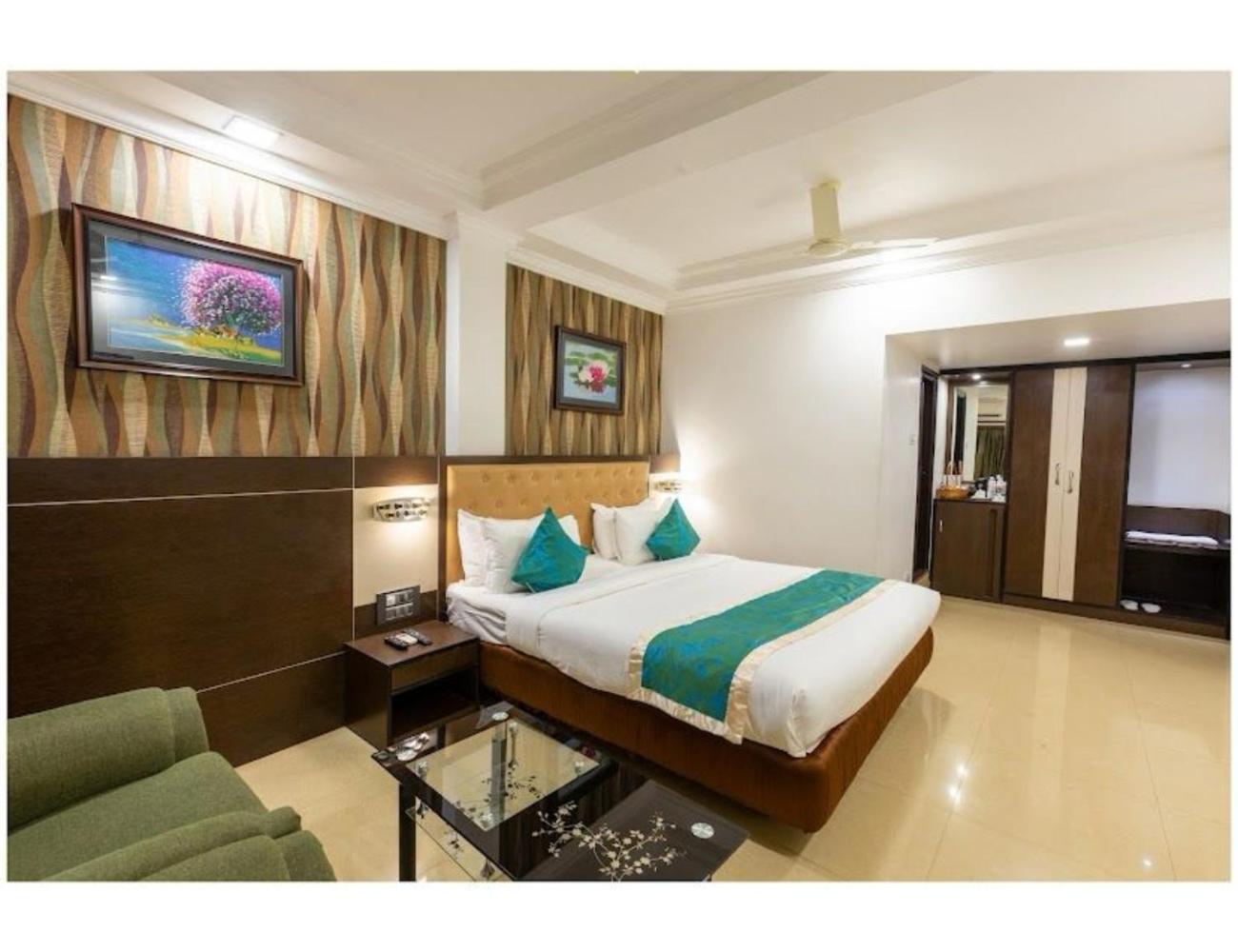 The Grand Krishna Luxury Hotel, Chikmagalūr Exteriér fotografie