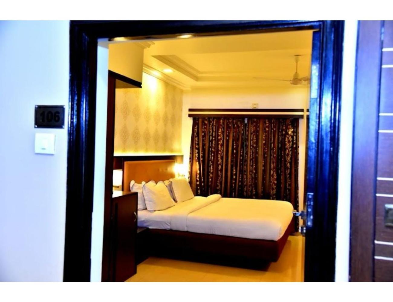 The Grand Krishna Luxury Hotel, Chikmagalūr Exteriér fotografie