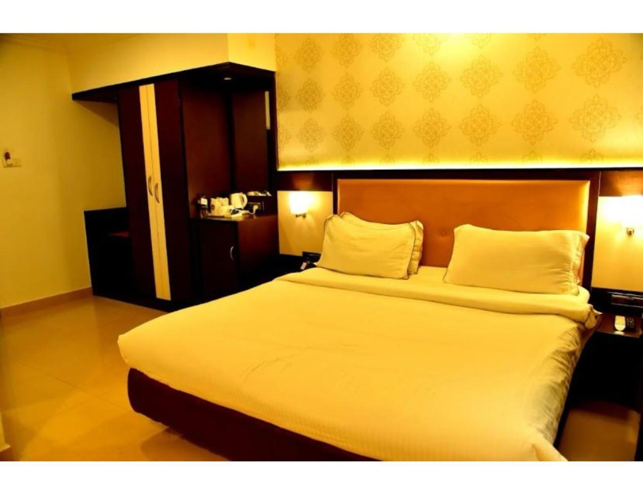 The Grand Krishna Luxury Hotel, Chikmagalūr Exteriér fotografie